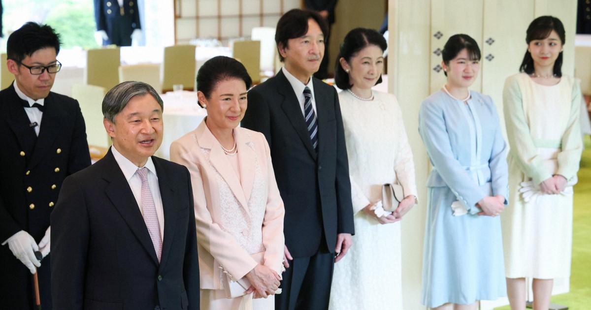 皇居に受賞者招き両陛下ら懇談 日本芸術院賞授賞式 [写真特集1/11