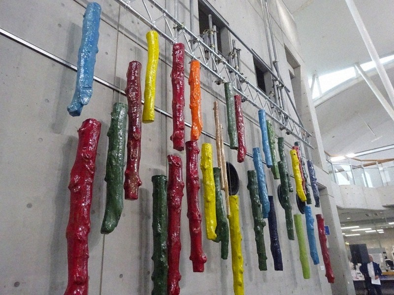 高鶴元、ファミリー展 陶芸、彫刻、造形の150点 3人の子も表現に持ち味