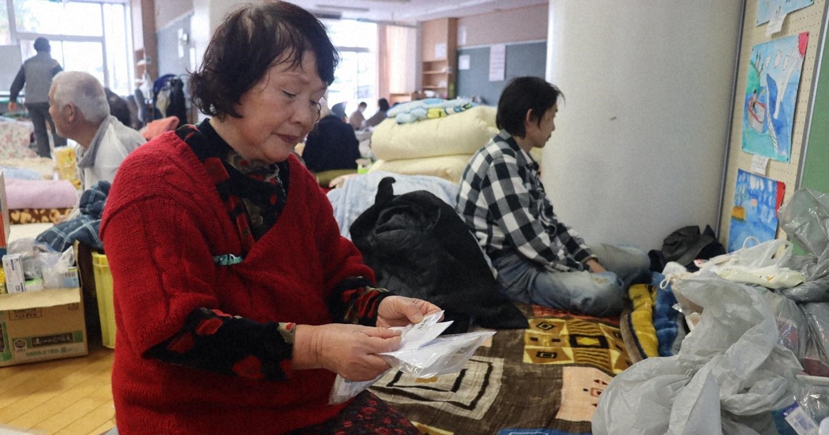 能登地震寄付　メグレと深夜の十字路 Amazon.com: Hisayoshi Tsuge: books, biography, latest update