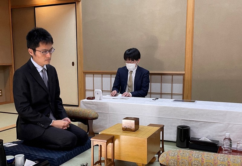 【第75期名人戦七番勝負挑戦者】稲葉陽八段 デビュー時の揮毫色紙 愛蔵版第75期将棋名人戦七番勝負 | 毎日新聞社 |本 | 通販 | Amazon