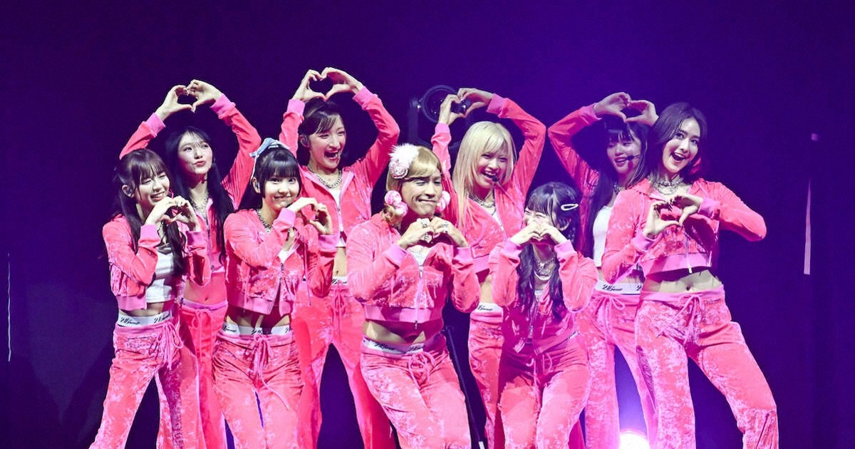 GIRLS2 ガールズガールズ パーカー グッズ 百花 桜花プロデュース お待たせしました！ Girls²×ハローキティ コラボグッズの撮影の