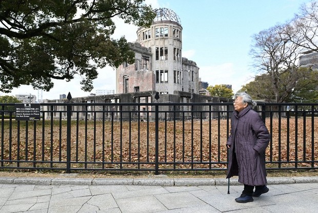 bomb　1104560 オプションお写真2枚目掲載 In Photos: A-bomb victim moved back to Hiroshima to spread message