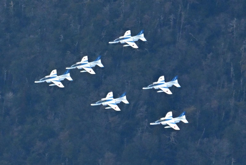 ブルーインパルス 万博会場で12、13日展示飛行に再挑戦 防衛省 | 毎日新聞