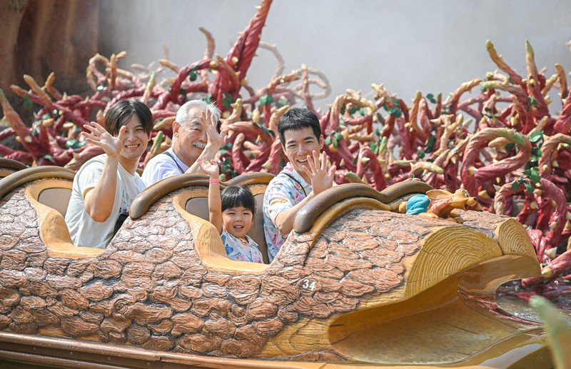 びしょ濡れMAX” 東京ディズニーリゾートで夏のイベント始まる [写真