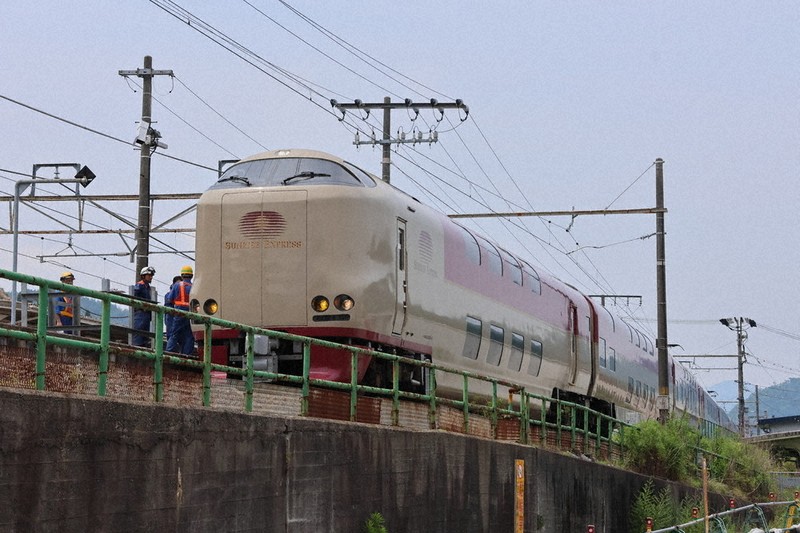 サンライズ、車両から煙 けが人なし、電気配線が焼損 | 毎日新聞