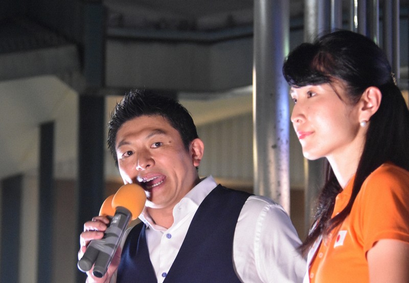 神谷宗幣氏の演説中のイメージ