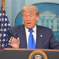 記者会見するトランプ米大統領＝ホワイトハウスで2025年6月27日、西田進一郎撮影
