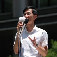 教育政策を訴える「再生の道」の石丸伸二代表＝東京都千代田区で2025年7月3日午後0時10分、遠藤浩二撮影