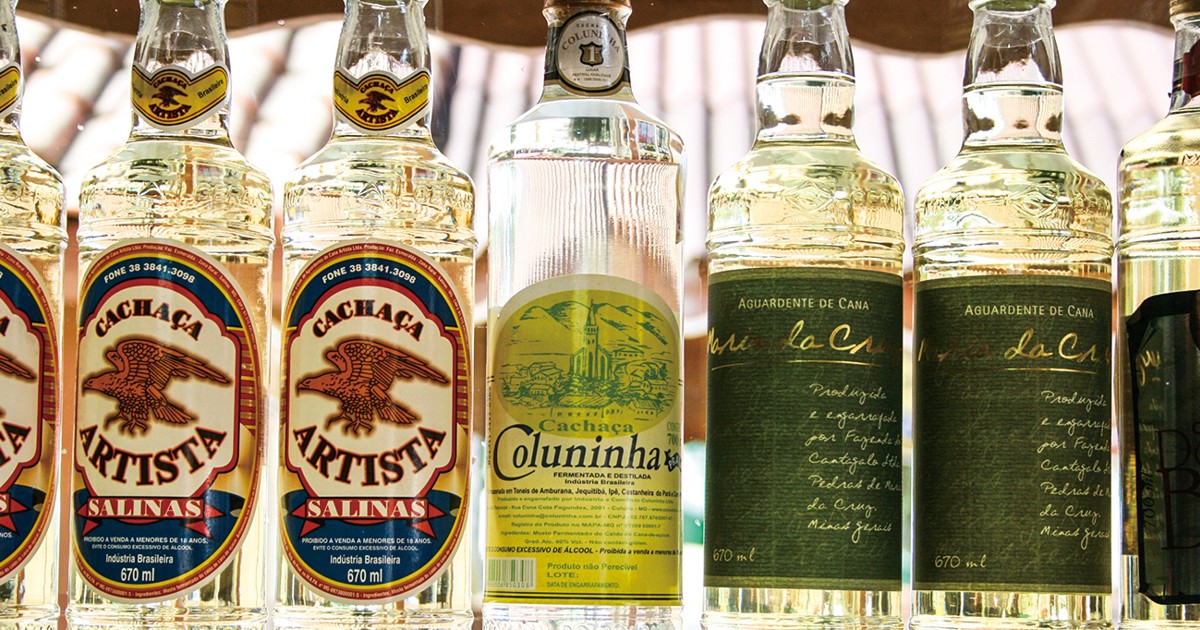 カシャッサ（Cachaça）　蒸留酒　ブラジル　希少　アレグリア・ミネイラ カシャーサ セレッタ 700ml アンブラーナ CACHACA SELETA - ブラジル