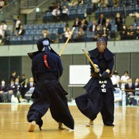 関東学生選手権で初優勝を果たした中田竜之介主将＝千葉市中央区の千葉ポートアリーナで2025年5月25日、橋本陵汰撮影