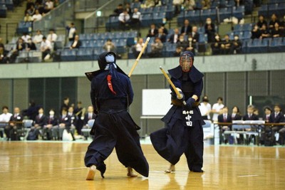 関東学生選手権で初優勝を果たした中田竜之介主将＝千葉市中央区の千葉ポートアリーナで2025年5月25日、橋本陵汰撮影