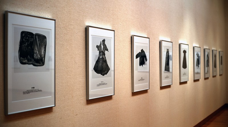 平山郁夫さんと土田ヒロミさんの「広島」 原爆投下80年で展覧会 | 毎日新聞