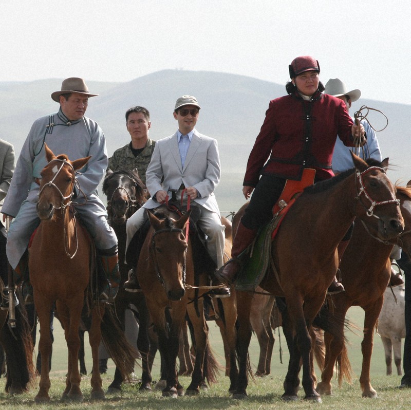 愛子さまに「朝青龍の国に行ってくる」 皇太子時代のモンゴル訪問