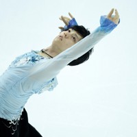 ✡　⑦　羽生結弦新聞　2018年 羽生結弦 2018年2/18㈰ 読売新聞 平昌オリンピック見開き一枚