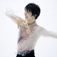 仙台市アリーナ開館記念アイスショー「The　First　Skate」で、アンコールの「Let　Me　Entertain　You」で笑顔を見せる羽生結弦さん＝ゼビオアリーナ仙台で2025年7月5日、貝塚太一撮影