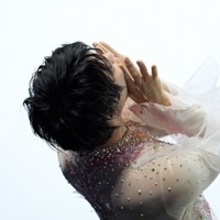 仙台市アリーナ開館記念アイスショー「The　First　Skate」を終えて、「ありがとうございました！」と叫ぶ羽生結弦さん＝ゼビオアリーナ仙台で2025年7月5日、貝塚太一撮影