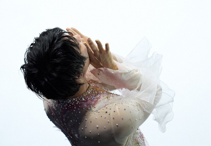 仙台市アリーナ開館記念アイスショー「The　First　Skate」を終えて、「ありがとうございました！」と叫ぶ羽生結弦さん＝ゼビオアリーナ仙台で2025年7月5日、貝塚太一撮影