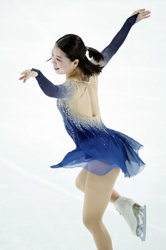 仙台市アリーナ開館記念アイスショー「The　First　Skate」で演技する鈴木明子さん＝ゼビオアリーナ仙台で2025年7月5日、貝塚太一撮影