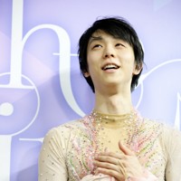 仙台市アリーナ開館記念アイスショー「The　First　Skate」を終えて、記者の質問に答える羽生結弦さん＝ゼビオアリーナ仙台で2025年7月5日、貝塚太一撮影