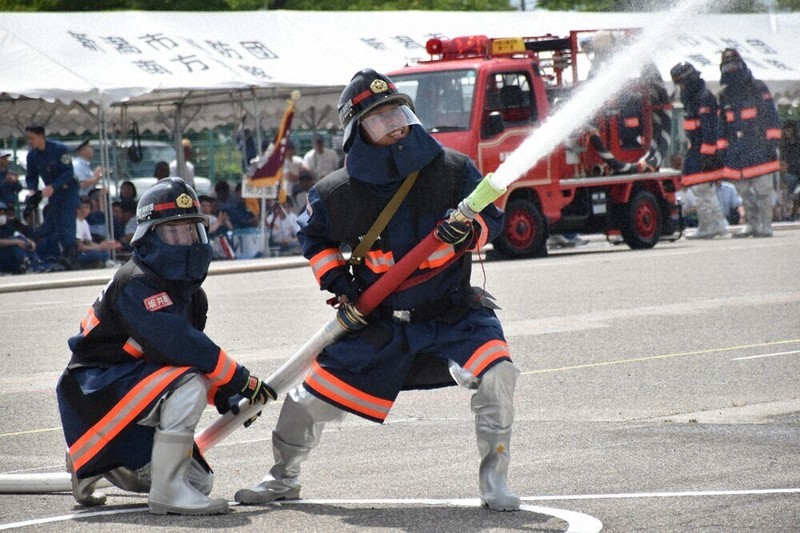 災害想定し「迅速放水」 新潟市消防団 500人が訓練成果披露 ／新潟