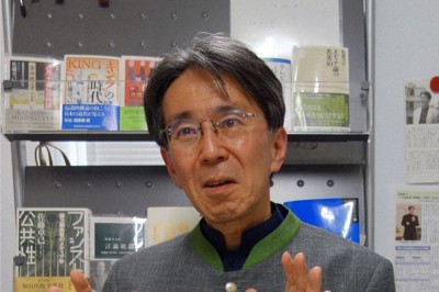 上智大文学部新聞学科の佐藤卓己教授＝東京都千代田区で5月24日、川上晃弘撮影