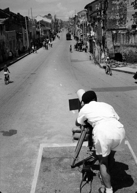 第二次世界大戦　記念写真　中華東南地域 戦中写真を読む：／48 ミヤニ式反射望遠カメラ 「昭南」を写す 華人街