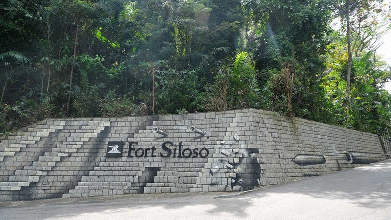 戦中写真を読む：／48 ミヤニ式反射望遠カメラ 「昭南」を写す 華人街