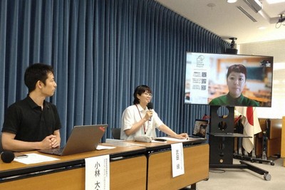 学習指導要領の改定に向けて提言するスクール・ボイス・プロジェクトの記者会見。オンラインで現職教員（右）も参加した＝東京都千代田区で2025年6月20日午後、木原真希撮影