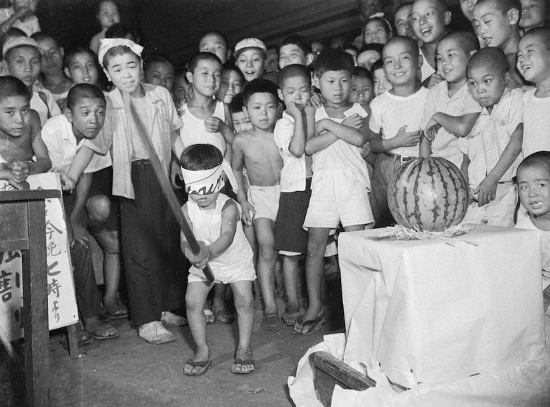 蔵出しPhotoアーカイブ：あの日の紙面 夏休み 心躍る解放感 1957