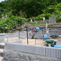 返還されるアイヌ民族の遺骨の埋葬に向けた整備が進む小樽市営中央墓地の敷地＝小樽市で2025年7月6日午前10時22分、森原彩子撮影