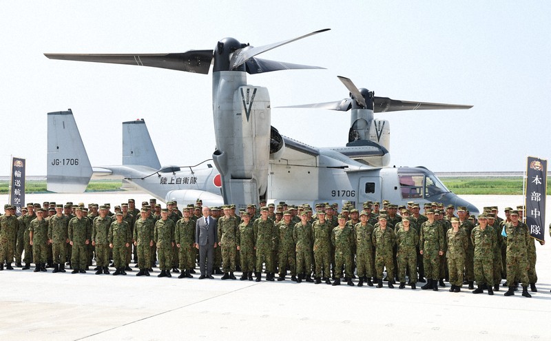 【11月上旬の発送になります。】日本陸軍 外套 レプリカ品 陸自オスプレイ、佐賀空港に到着 全17機が順次配備へ [写真特集1/18