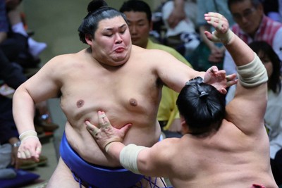 新横綱・大の里、共通点多い「同郷の先輩」輪島 大相撲名古屋場所
