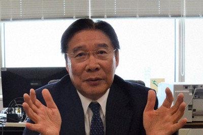 個人情報保護法の改正案について語る手塚悟・個人情報保護委員会委員長＝東京都千代田区で2025年7月7日午後2時33分、斎藤良太撮影