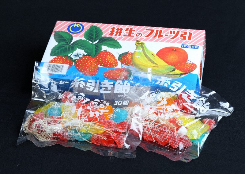 原料高騰で…駄菓子の定番「糸引きあめ」、唯一のメーカーが廃業 [写真