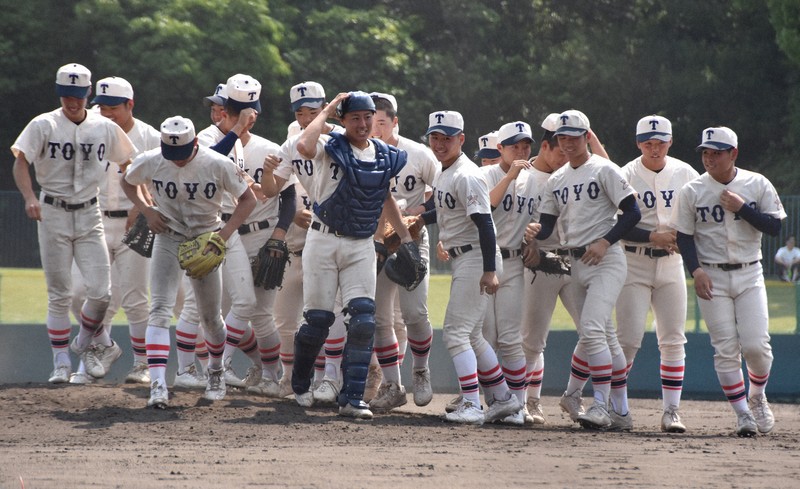 近畿無敗の東洋大姫路 アクシデントが深めたダブルエースの絆 | 毎日新聞