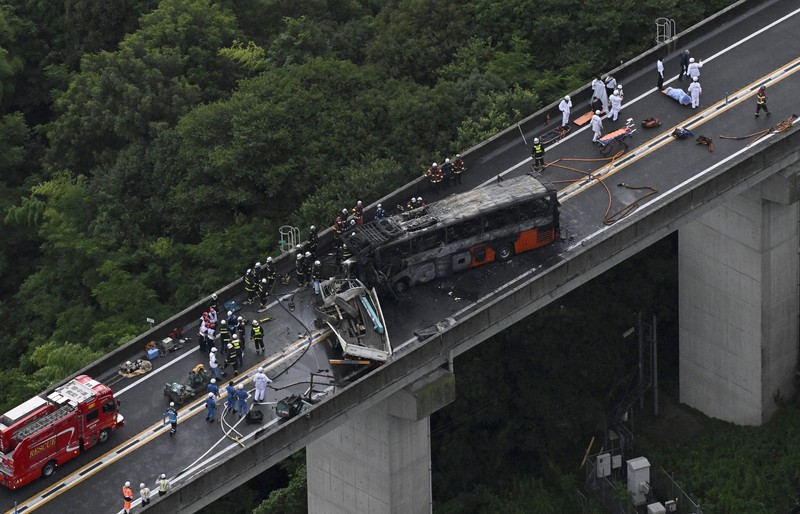 事故映像 関越道の多重事故 1人死亡26人重軽傷 スリップが原因か | NHKニュース
