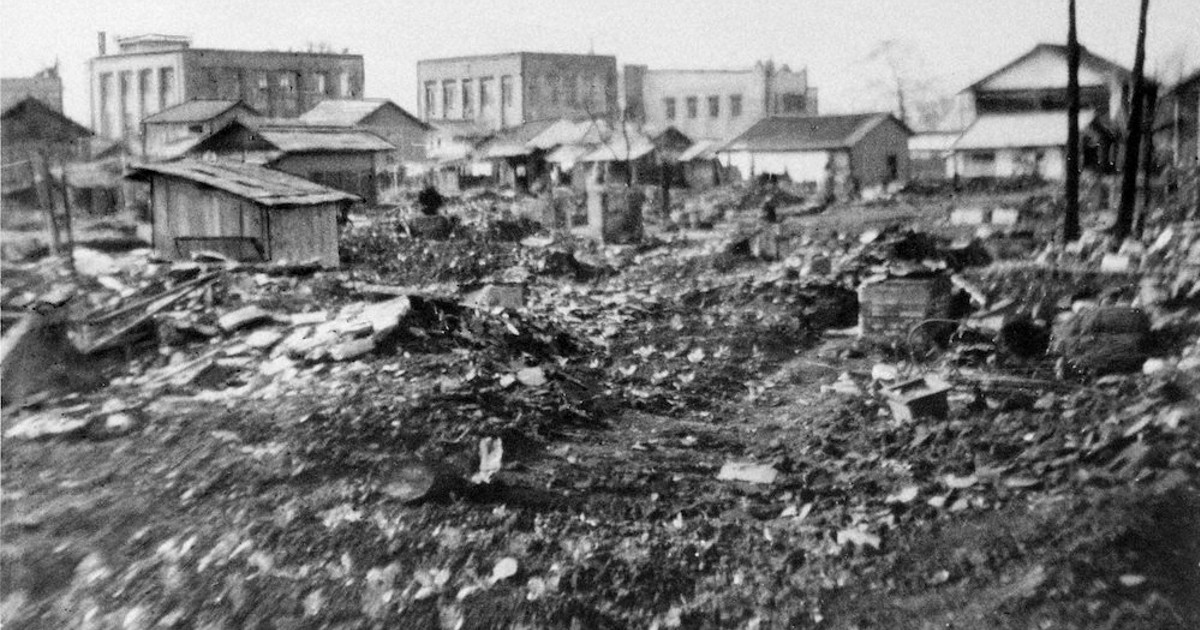 古井由吉と戦後文学：／4 「円陣を組む女たち」 疎開先で更に2度の空襲