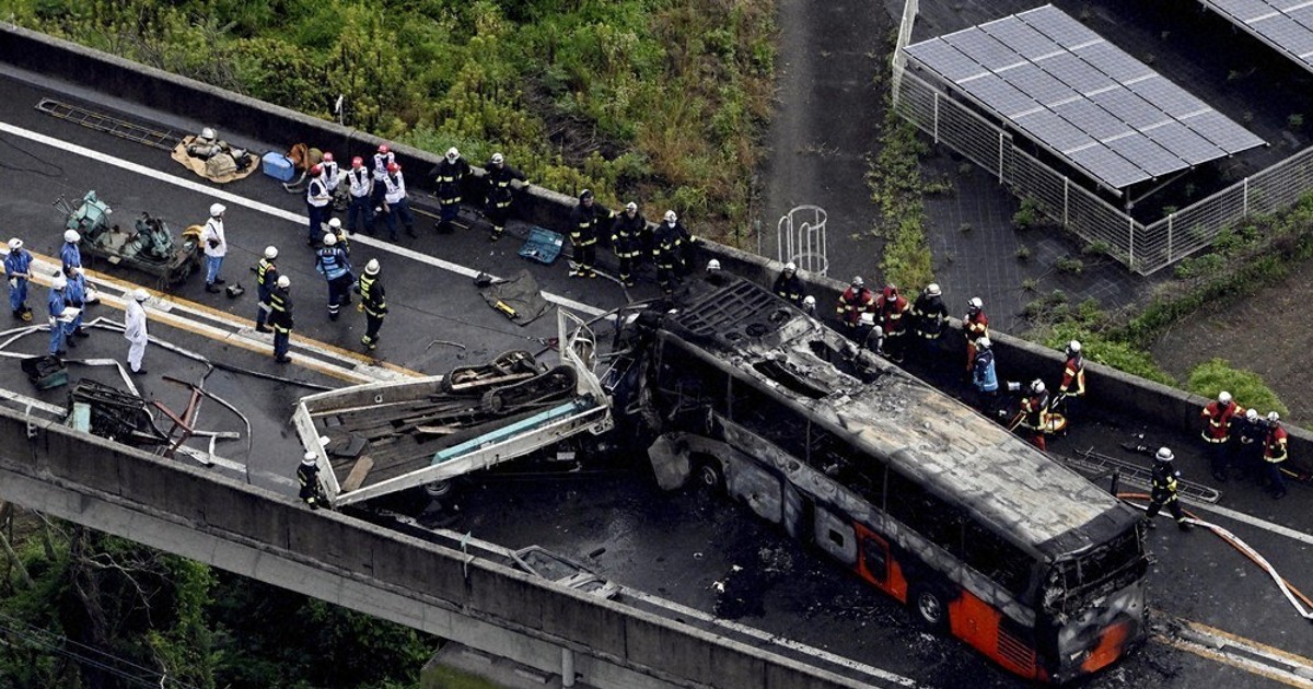 徳島道正面衝突事故　死亡のトラック運転手とバス乗客の身元判明