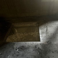 被爆建物の旧陸軍被服支廠（ししょう）の床に作業ミスで開けられた穴＝広島県提供