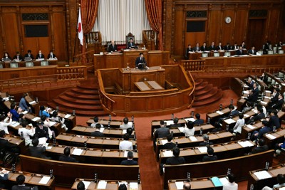 ガソリン暫定税率廃止法案成立へ　自民検討、8月の臨時国会で