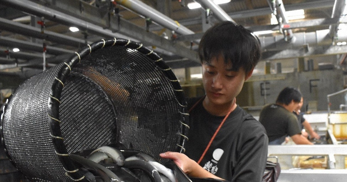 Easy Japanese news in translation: Eel shipping begins in Miyazaki Prefecture