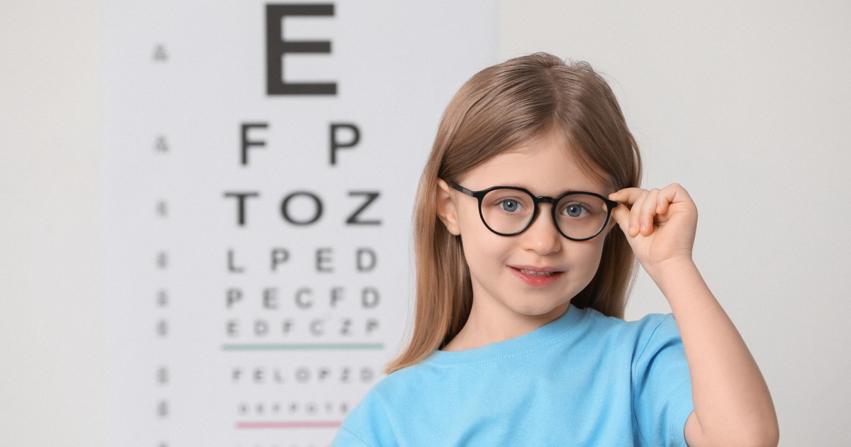 眼科グラフィック 2019年6号(第8巻6号)特集：子どもの近視進行を予防し，子どもの近視を減らす！ / 視力検査だけではない視機能検査 / 早期ロービジョンケアのすすめ [大型本] 子どもの近視の進行を防げ 早期発見も大事 - 日本経済新聞