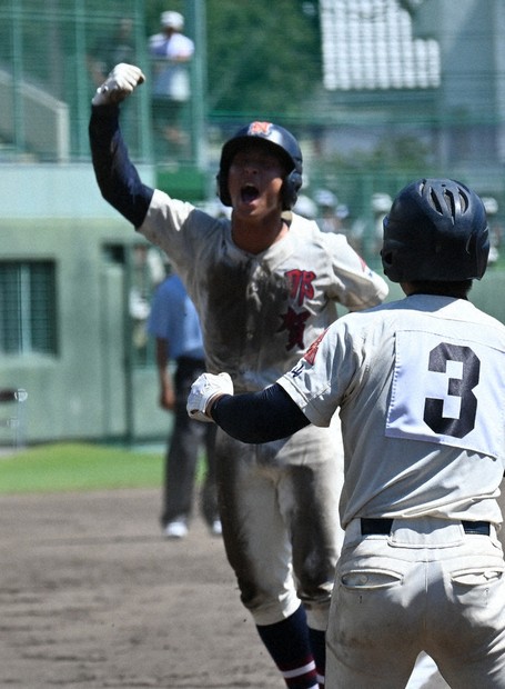 全国高校野球 和歌山大会 那賀、海南振り切る 追いつかれた九回