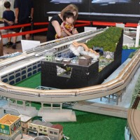 ジオラマに「貫通石」も 山陽新幹線50年展、県立山口博物館で開催