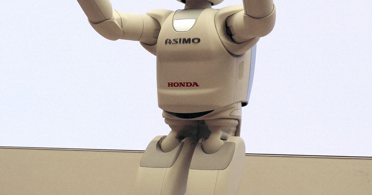 Japan industry, academia team up to build hulking rescue robots