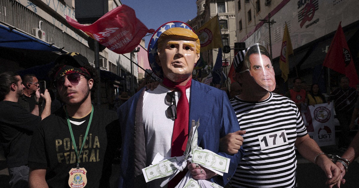 Trump's tariff threat pushes Lula's popularity and worsens legal troubles for Brazil's ex-leader