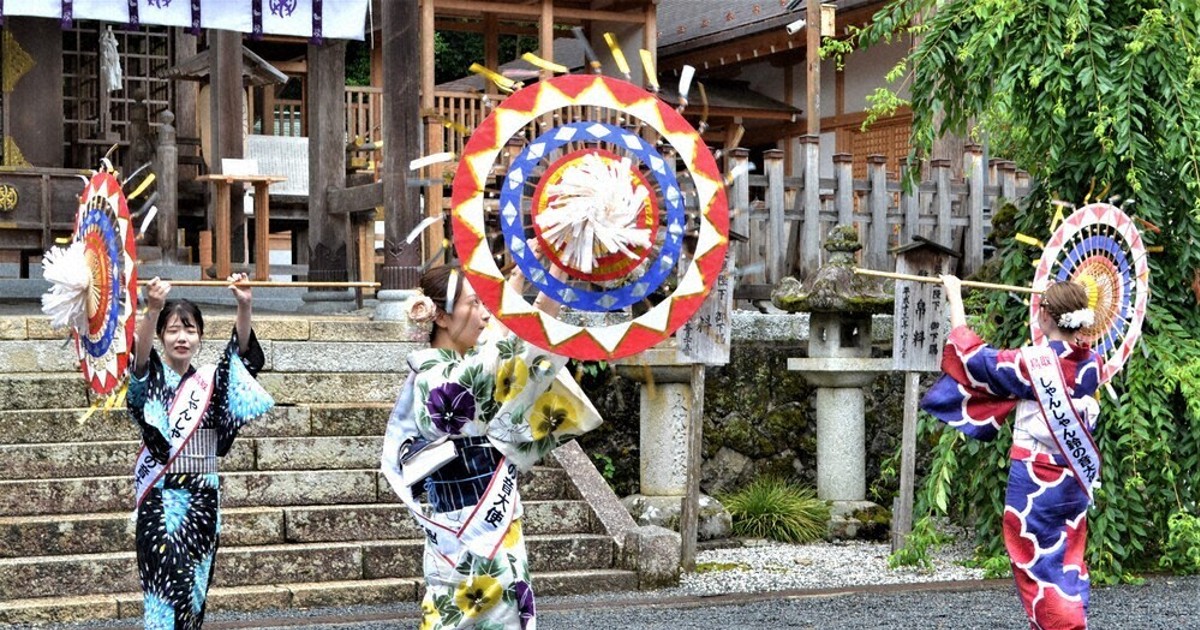 鈴の音大使、傘踊り奉納 鳥取しゃんしゃん祭 祈願祭 ／鳥取