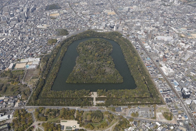 文化財のあした：巨大古墳 造られた理由の一説 「被葬者をできるだけ天