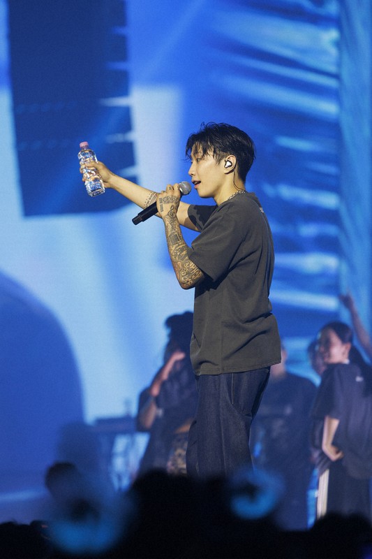 永遠の兄貴」パク・ジェボムさん 6年ぶり世界ツアー [写真特集1/17