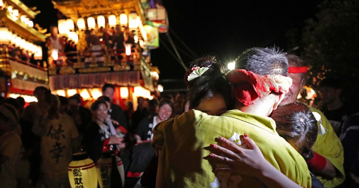 祭りは「希望の光」 震災の爪痕残る被災地に高揚感 飯田燈籠山祭り